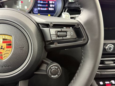 Certified 2026 Porsche Macan AWD/4WD image 28