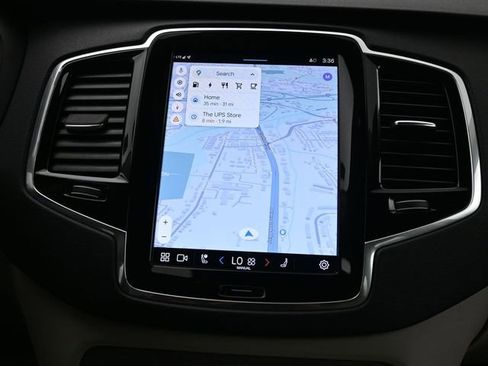 Used 2023 Volvo XC90 T8 Plus image 14