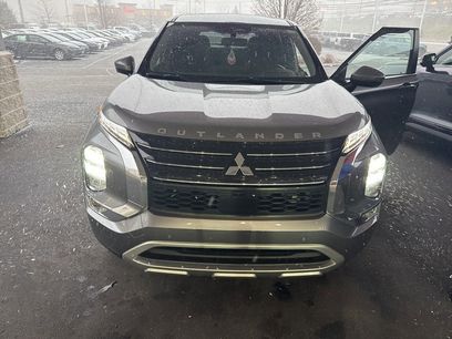 Used 2023 Mitsubishi Outlander SE
