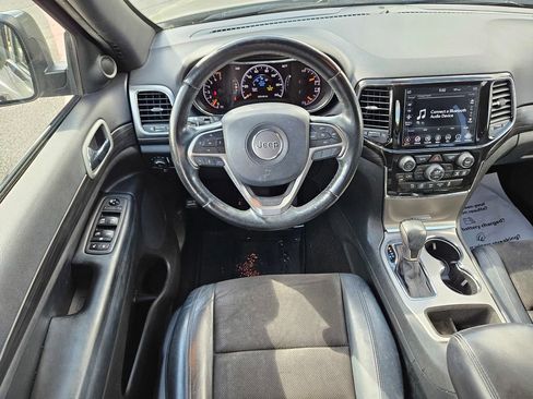 Used 2021 Jeep Grand Cherokee Laredo X RWD image 13