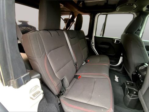 Used 2023 Jeep Wrangler Unlimited Rubicon AWD/4WD image 18