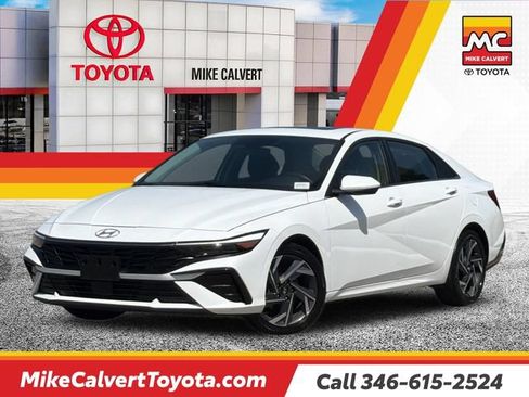 Used 2025 Hyundai Elantra SEL FWD image 1