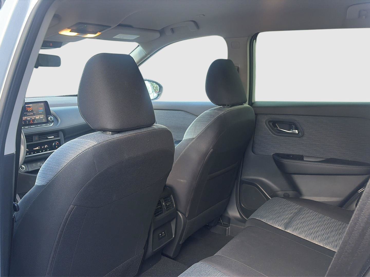 Used 2023 Nissan Rogue SV AWD/4WD image 24