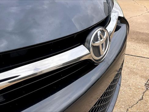 Used 2017 Toyota Camry LE FWD image 26