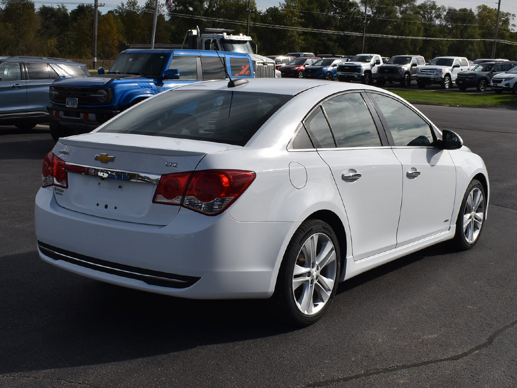 Used 2015 Chevrolet Cruze LTZ w/ Sun, Sound and Sport Package FWD image 4
