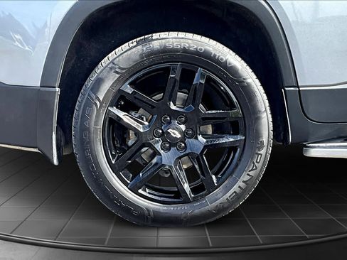 Used 2020 Chevrolet Traverse LS w/ LPO, Blackout Package AWD/4WD image 36