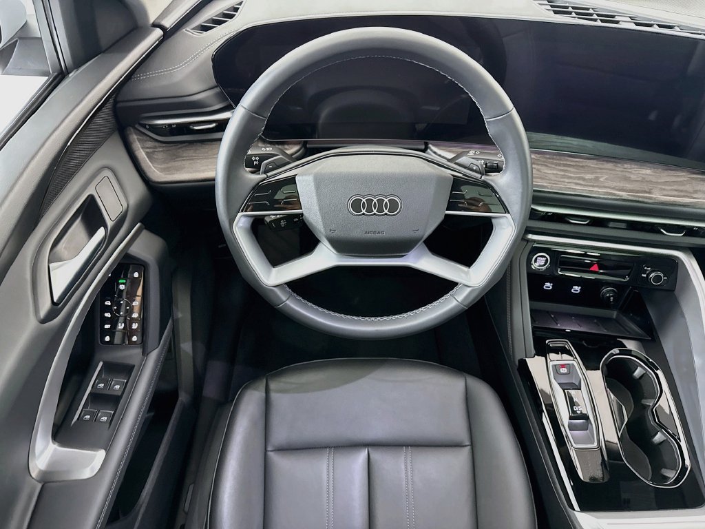 Certified 2025 Audi Q5 Premium w/ Convenience Package AWD/4WD image 10