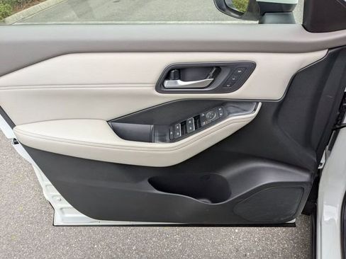 Used 2023 Nissan Rogue SL w/ SL Premium Package FWD image 30