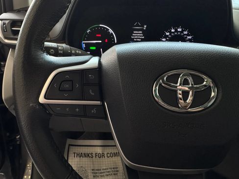 Used 2024 Toyota Sienna XLE w/ XLE Plus Package FWD image 15