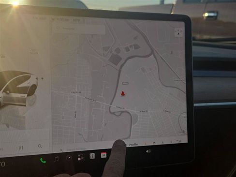 Used 2023 Tesla Model 3 Standard Range RWD image 4