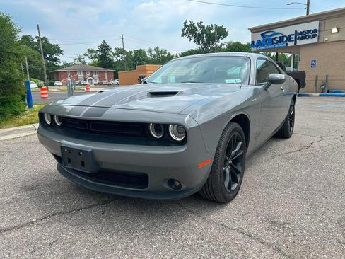 Used 2018 Dodge Challenger SXT Plus RWD image 1