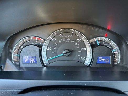 Used 2013 Toyota Camry SE image 27