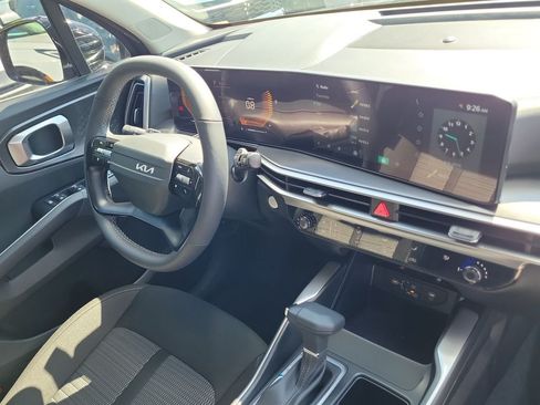 New 2026 Kia Sorento LX FWD image 8