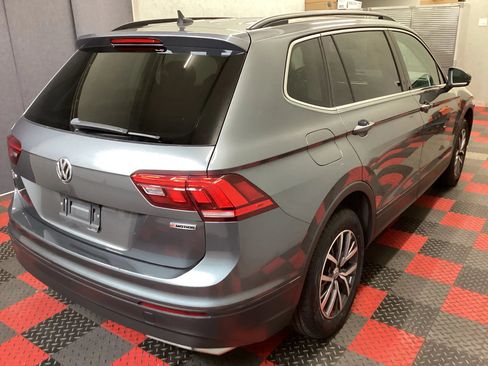 Used 2019 Volkswagen Tiguan SE w/ Panoramic Sunroof Package AWD/4WD image 3