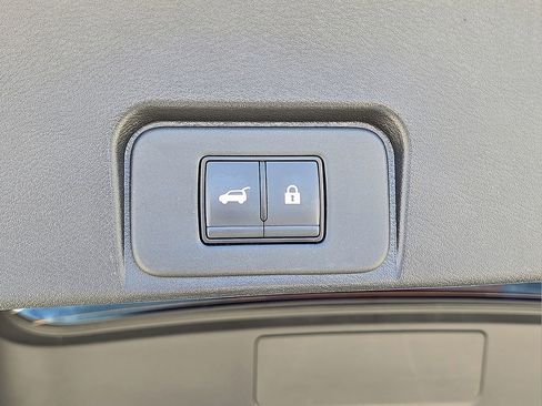 Used 2025 Nissan Rogue SV image 13