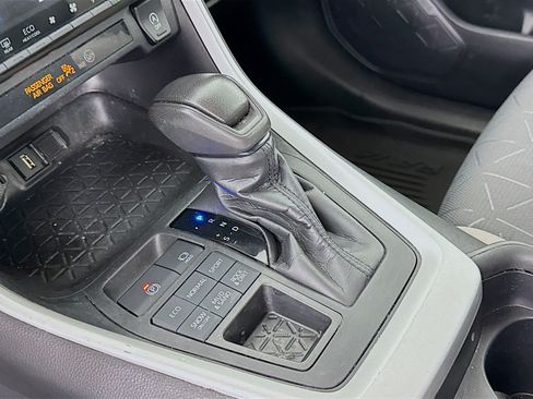 Certified 2021 Toyota RAV4 XLE AWD/4WD image 16