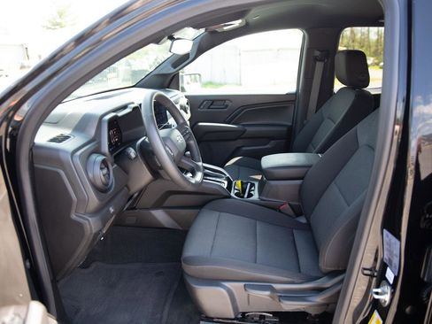 Used 2025 Chevrolet Colorado Trail Boss AWD/4WD image 22