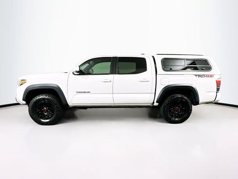 Used 2020 Toyota Tacoma TRD Off-Road w/ TRD Premium Off Road Package image 4