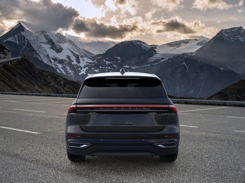 New 2026 Lincoln Nautilus Premier AWD/4WD image 5