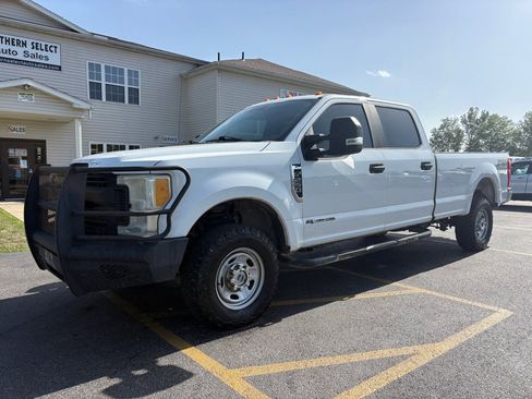 Used 2017 Ford F250 XL w/ Power Equipment Group AWD/4WD image 2