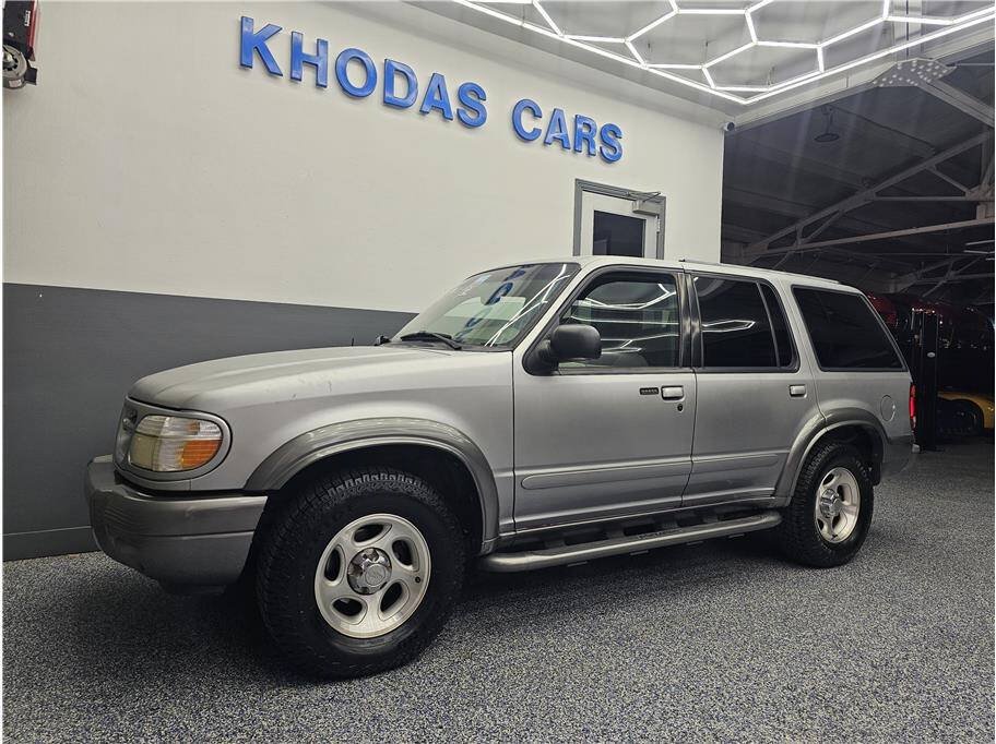 Used 2000 Ford Explorer XLT AWD/4WD image 2