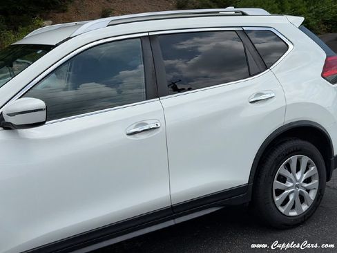 Used 2017 Nissan Rogue S w/ S Appearance Package AWD/4WD image 27