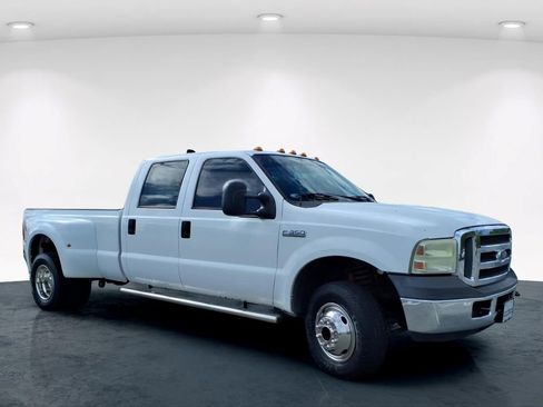 Used 2006 Ford F350 XLT AWD/4WD image 4