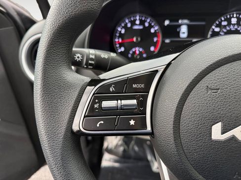 Used 2023 Kia Forte LXS w/ LXS Technology Package image 18