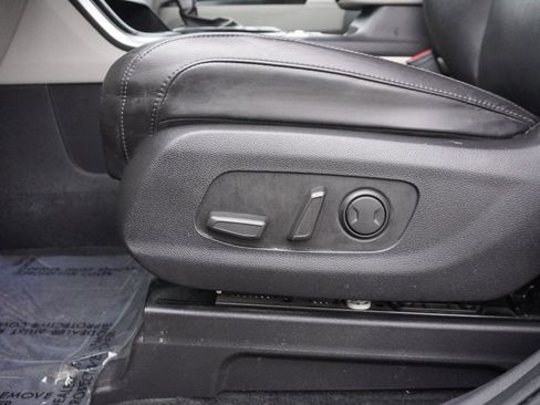 Used 2022 Kia Carnival LX image 35