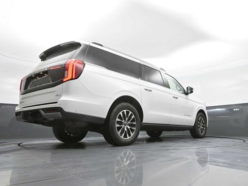Used 2025 Ford Expedition Max Platinum image 42
