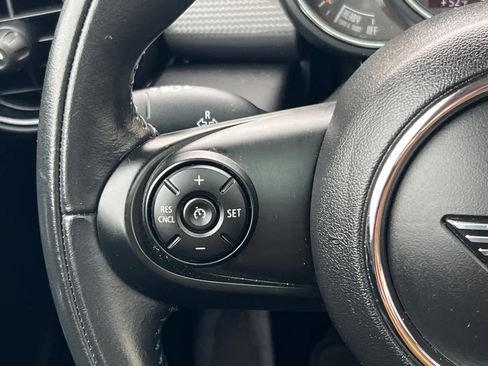 Used 2020 MINI Cooper 2-Door Hardtop image 26