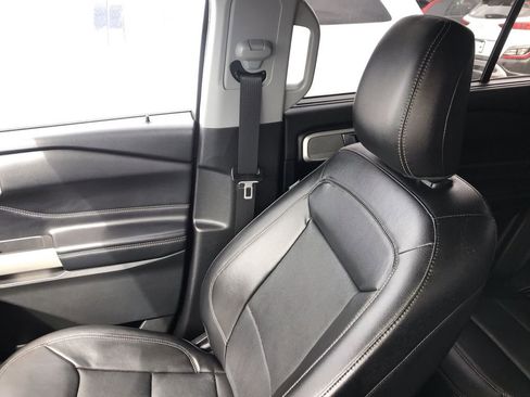 Used 2022 Ford Explorer Limited image 24