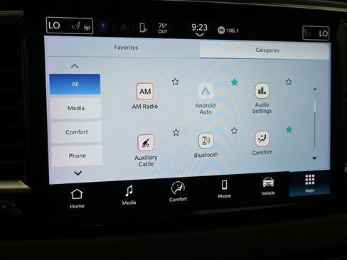 Used 2024 Chrysler Pacifica Touring-L FWD image 8