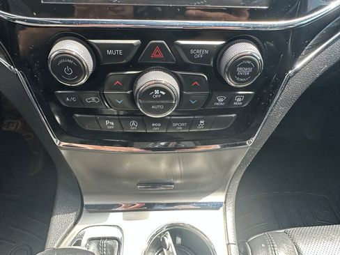 Used 2020 Jeep Grand Cherokee Limited w/ Luxury Group II AWD/4WD image 15