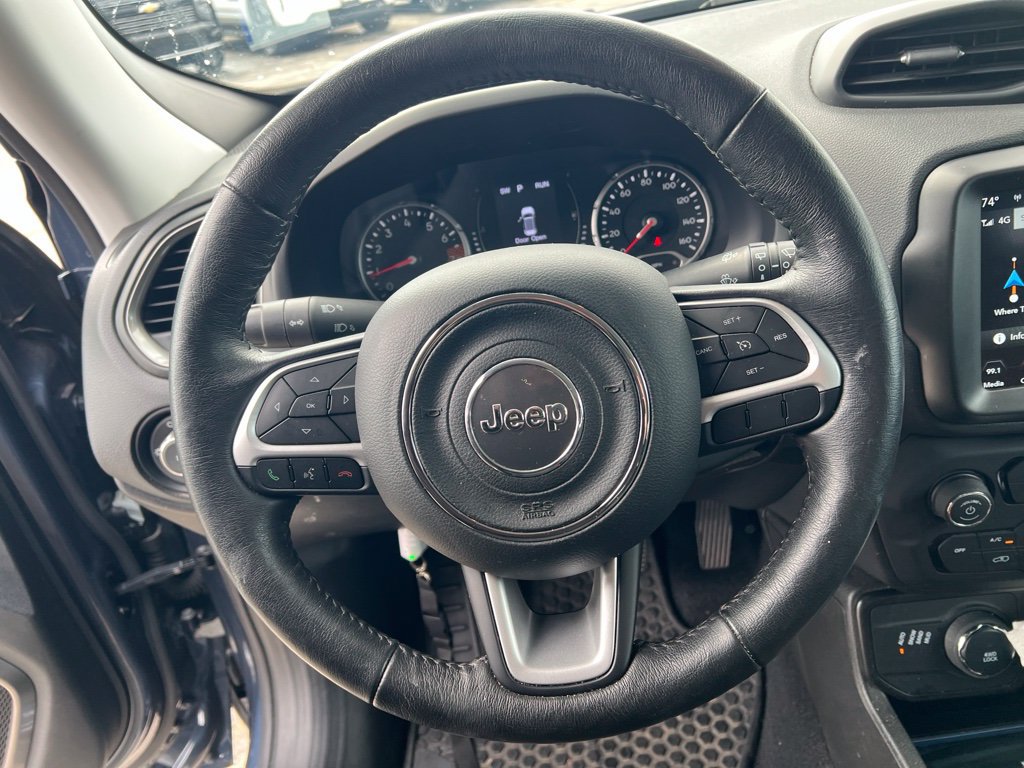 Used 2023 Jeep Renegade Latitude w/ Premium Group AWD/4WD image 6