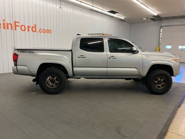 Used 2022 Toyota Tacoma SR AWD/4WD image 19