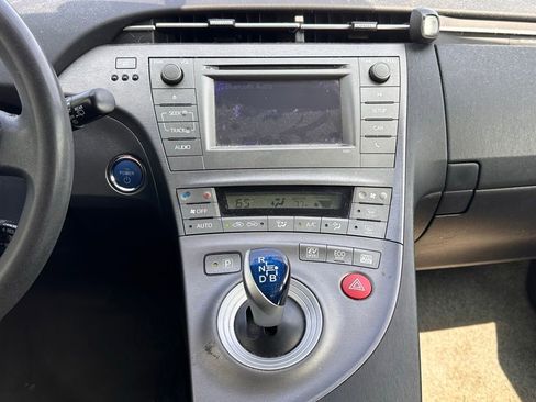 Used 2015 Toyota Prius Two image 29