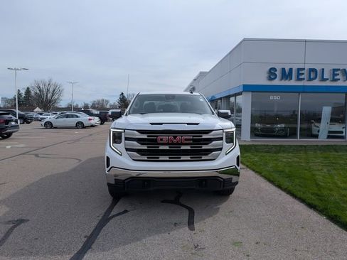 Used 2023 GMC Sierra 1500 SLE image 2