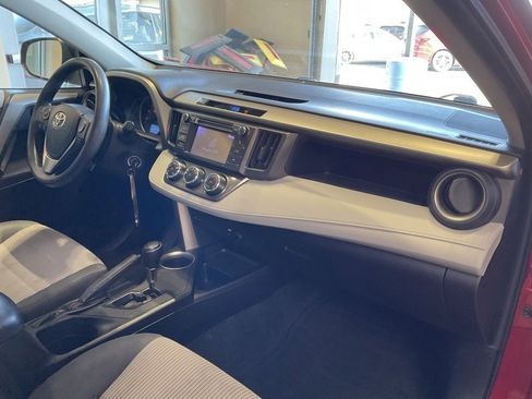 Used 2013 Toyota RAV4 LE image 17