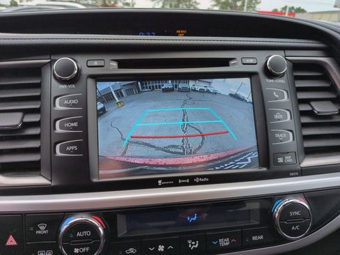 Used 2017 Toyota Highlander SE AWD/4WD image 20