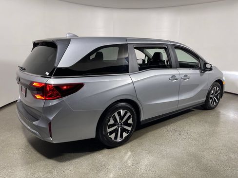Used 2025 Honda Odyssey EX-L image 3