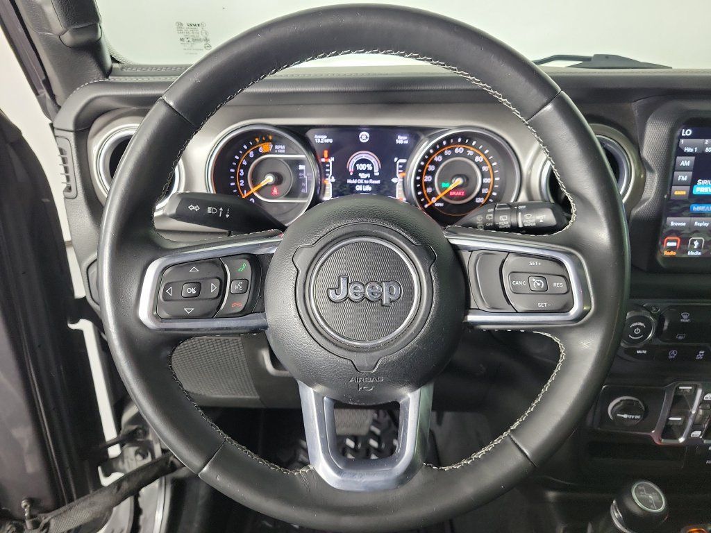 Used 2018 Jeep Wrangler Unlimited Sahara AWD/4WD image 17