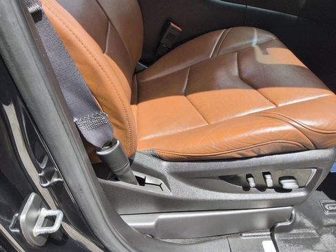 Used 2017 Cadillac Escalade ESV Premium Luxury RWD image 38