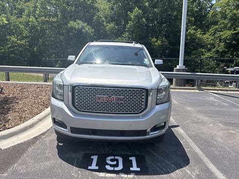 Used 2017 GMC Yukon Denali w/ Open Road Package AWD/4WD image 2