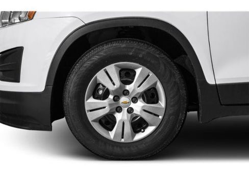 Used 2015 Chevrolet Trax LT w/ LT Sun and Sound Package FWD image 15