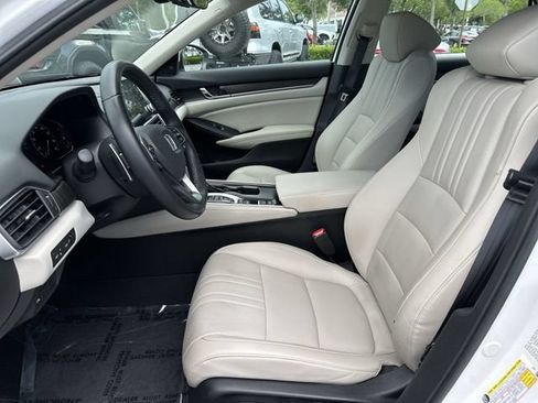 Used 2022 Honda Accord Touring image 11