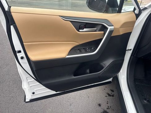 New 2025 Toyota RAV4 XLE image 10