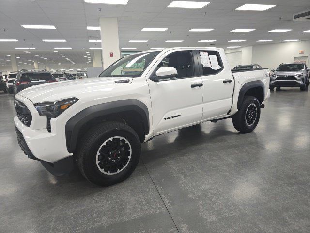 Used 2024 Toyota Tacoma TRD Off-Road w/ TRD Off Road Premium Package AWD/4WD image 3