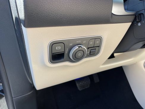 Used 2026 Mercedes-Benz GLB 250 4MATIC image 18