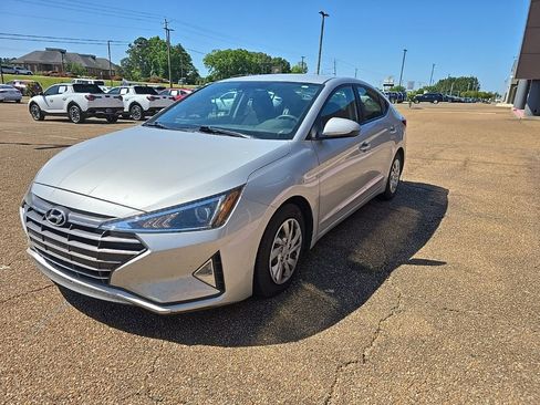 Used 2020 Hyundai Elantra SE w/ Cargo Package (C1) image 7